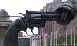 “Knotted Gun”; sculpture by Carl Fredrik Reutersward, 1988; at UN building, New York.